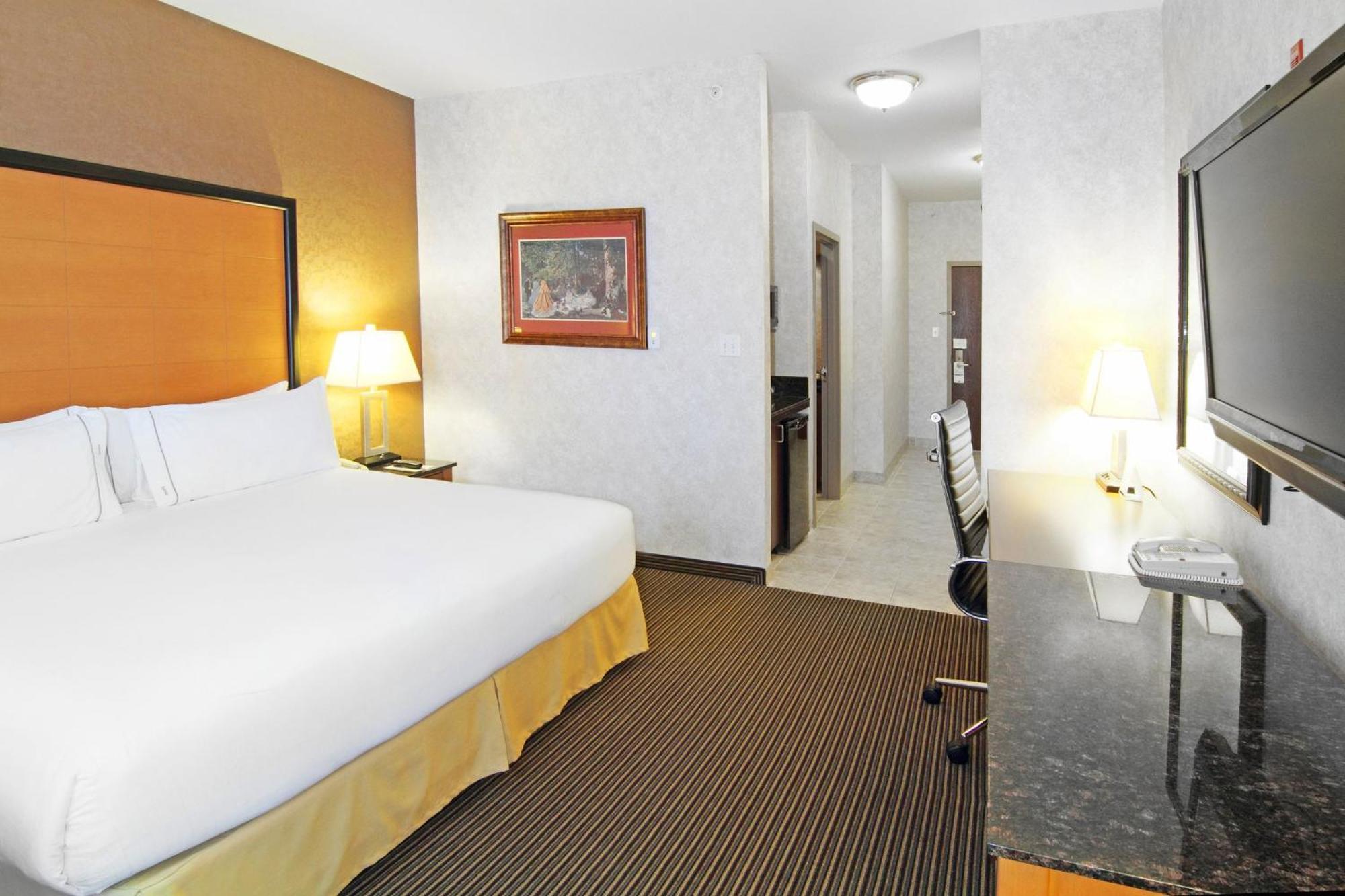 Holiday Inn Express Calgary South By Ihg Extérieur photo