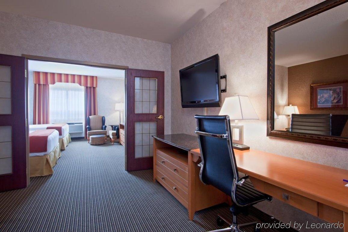 Holiday Inn Express Calgary South By Ihg Chambre photo