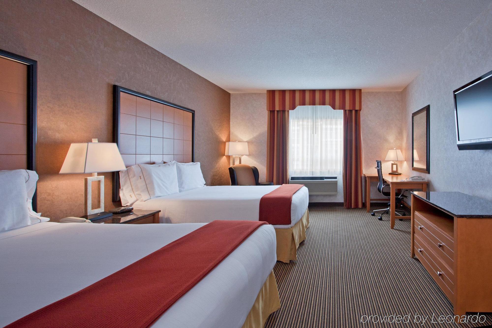 Holiday Inn Express Calgary South By Ihg Extérieur photo