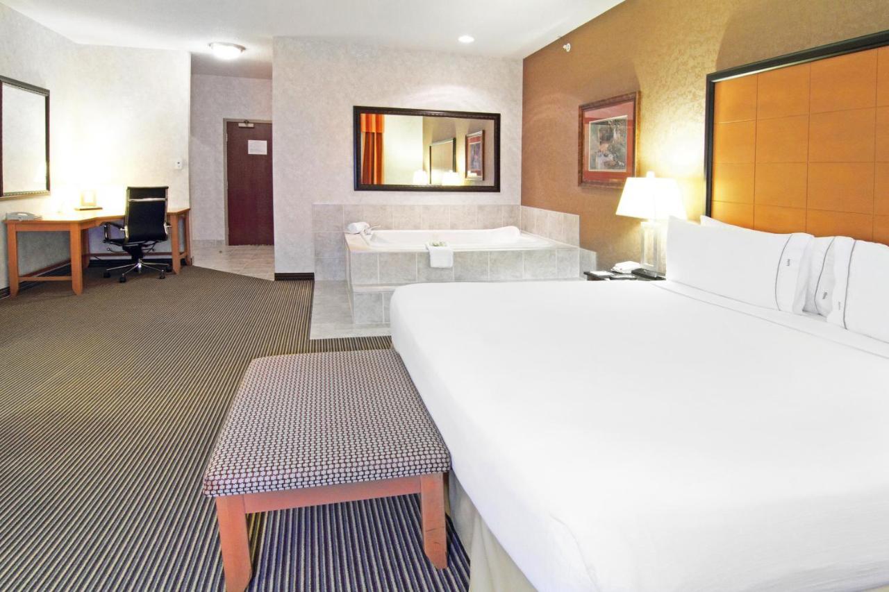 Holiday Inn Express Calgary South By Ihg Extérieur photo