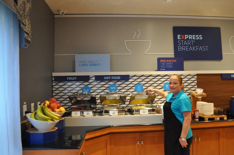 Holiday Inn Express Calgary South By Ihg Extérieur photo